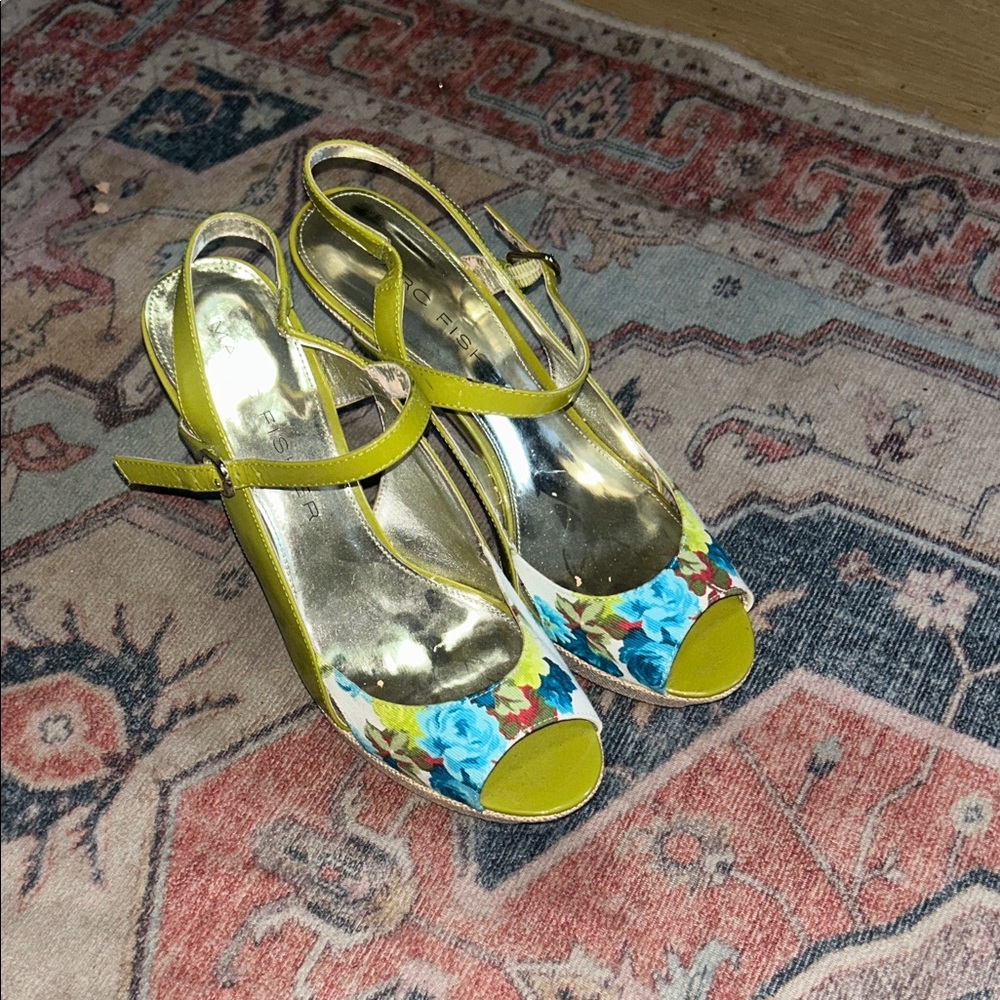Marc Fisher Dorrita sling back heels